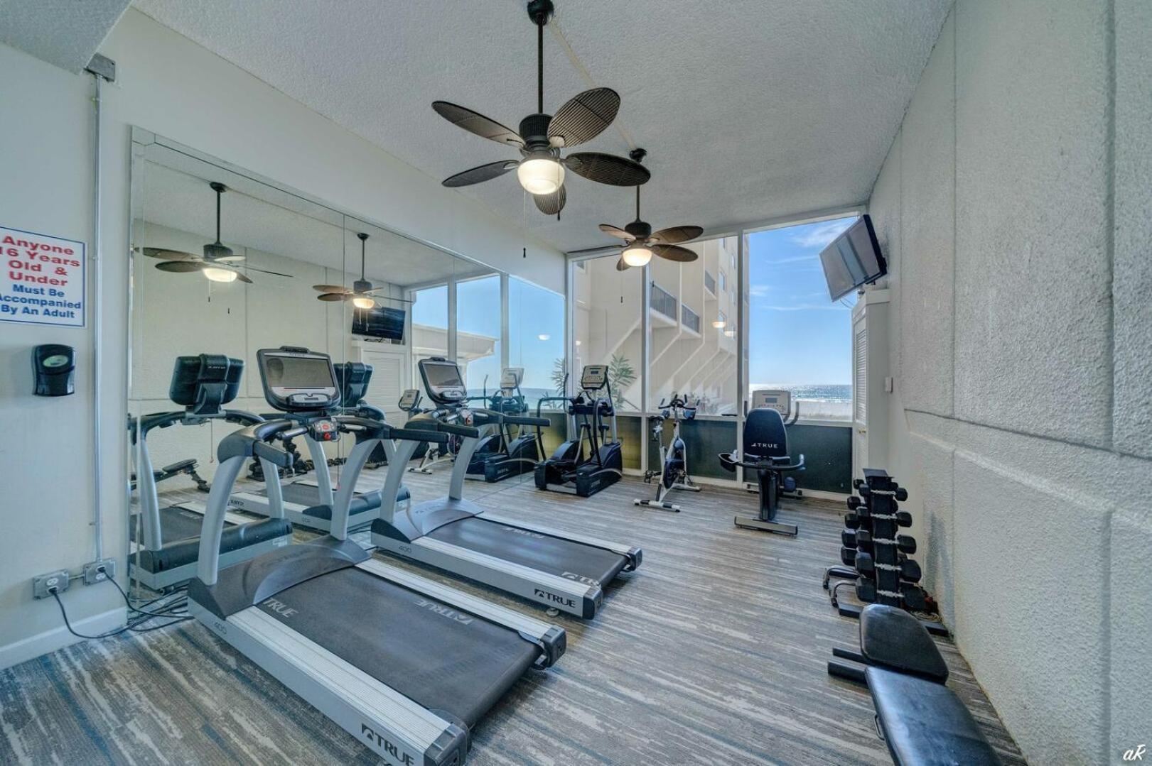 Pinnacle Port B3-706 Holiday home